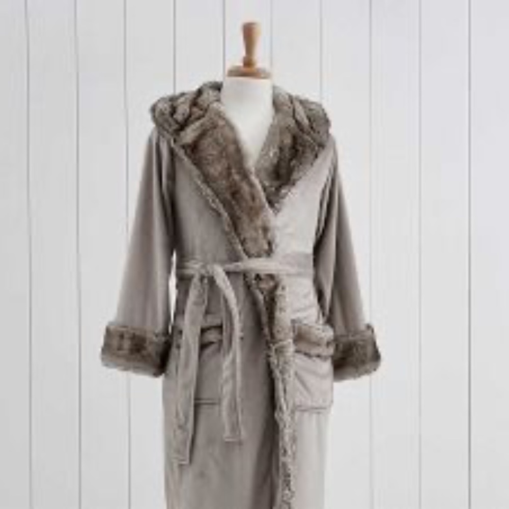 POTTERY BARN Faux Fur Ombre Robe - NWT!!.